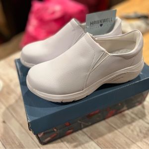 Hawkwell Women's Lightweight Comfort Slip Resistant Nursing Shoes. Size 5.